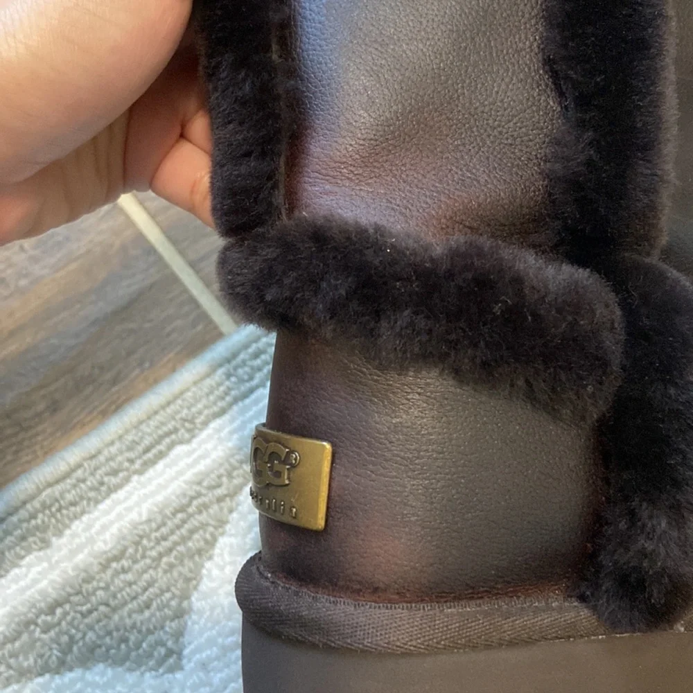 UGG Boots - Picture 9 of 10